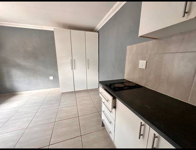 6 BEDROOM APARTMENT FOR SALE IN SOSHANGUVE PP